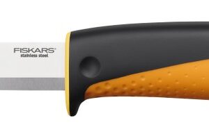 Ácskés, tokba épített élezővel Fiskars